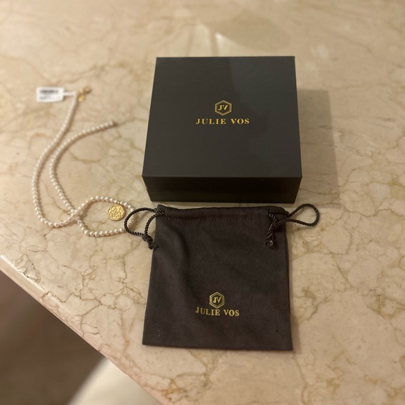 Julie Vos Pearl Necklace with Gold Medallion - Picture 3 of 5